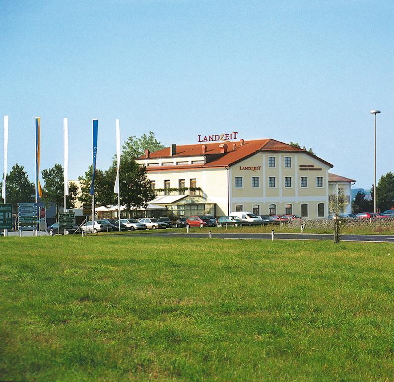Landzeit Motor-Hotel St. Valentin Bagian luar foto